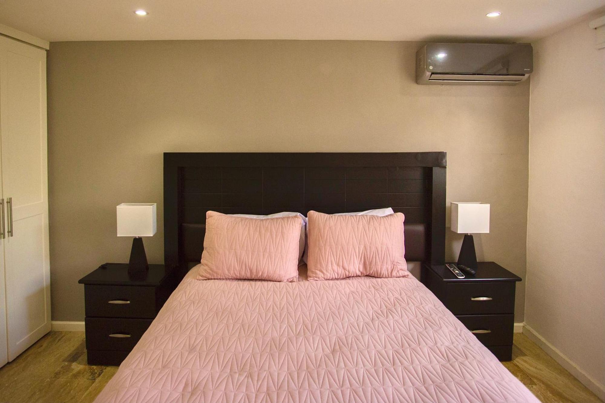 Cozy Loft With Pool, One Block From The Beach! Cancún Exteriér fotografie